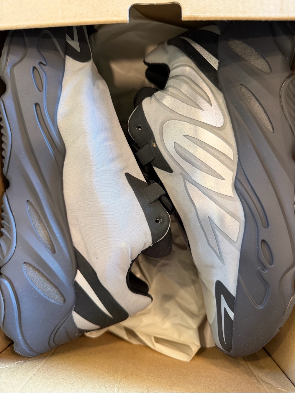 Adidas Yeezy Boost 700 MNVN Geode GW9526 Used Men's Sz 7